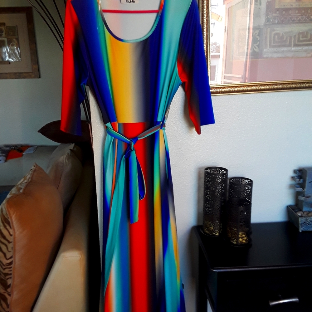 BEAUTIFUL MULTI COLORED DRESS W/SIDE POCKETS